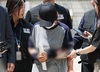 경찰, '대리투표' 선거사무원 구속 송치…남편은 불입건