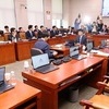 野, 김여사·채상병특검법 법사위 단독의결…與 반발퇴장