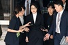 김건희 굳은얼굴 묵묵부답 호송차로…구속심사 4시간여만에 끝