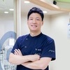 [새얀안과 홍진표 대표원장 칼럼] 노안과 혼동하기 쉬운 백내장, 수술 전 정밀 안과 검사 필수