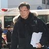 소녀상 모욕혐의 단체대표, 경찰 출석길도 