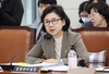 '日 오염수 인체영향 보고서' 누락 논란…지영미 청장 국감서 사과 