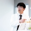 [노블정형외과 구자헌 대표원장 칼럼] 퇴행성 관절염 통증, 콘쥬란 주사 등 정형외과 비수술 치료로 개선 가능