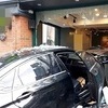 70대 몰던 차량이 대로 가로질러 가게 돌진…행인 5명 사상