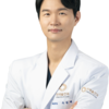 [연세솔안과 우영제 대표원장 칼럼] 노안과 혼동하기 쉬운 백내장, 의심 증상 있으면 안과 찾아야